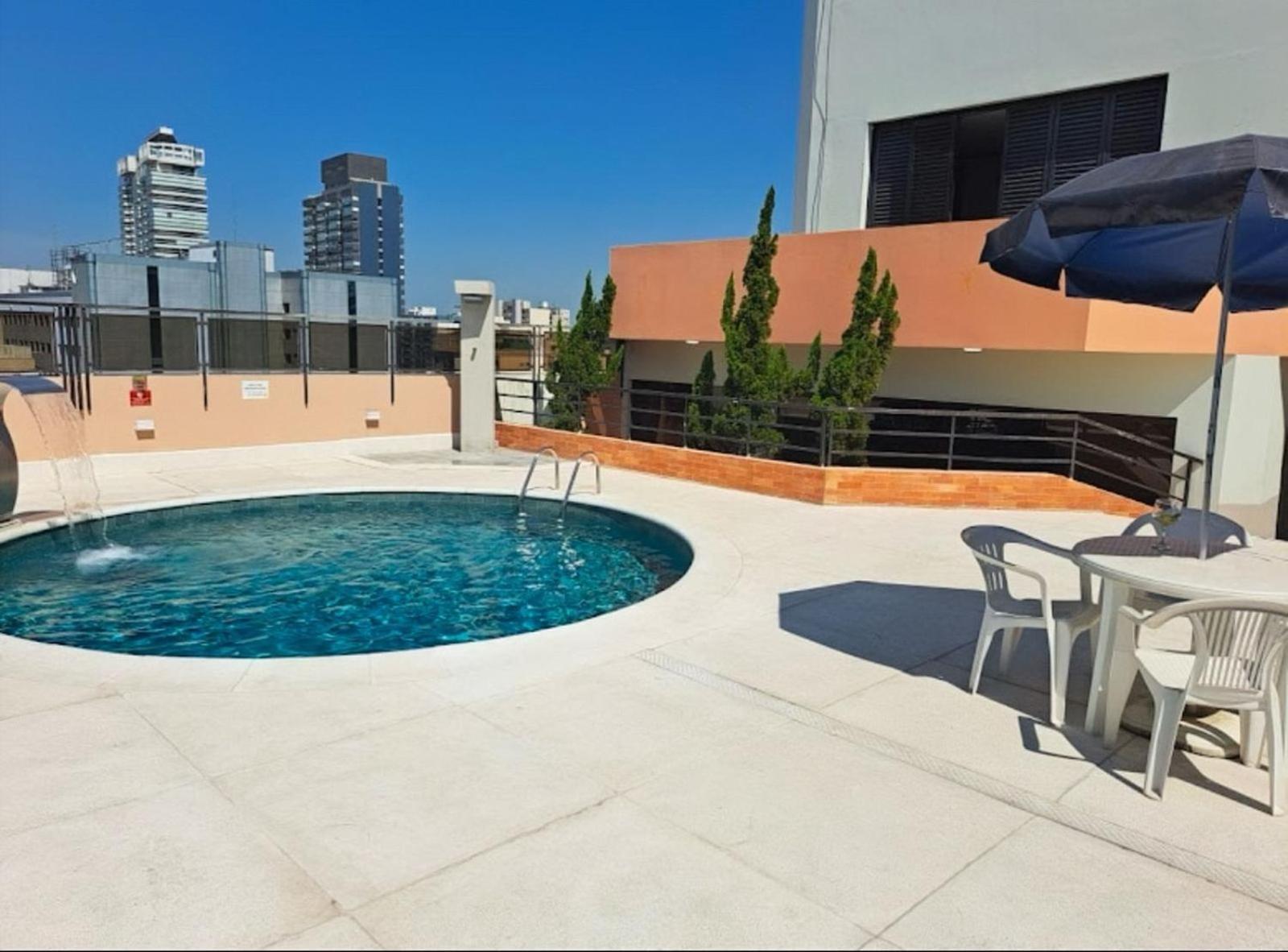 Flat No Hotel Cosmopolitan Com Estacionamento Gratis E Piscina Santos  Bagian luar foto